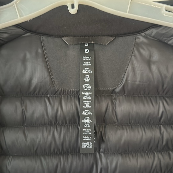 Lululemon Men's All Down Vest - Picture 5 of 9